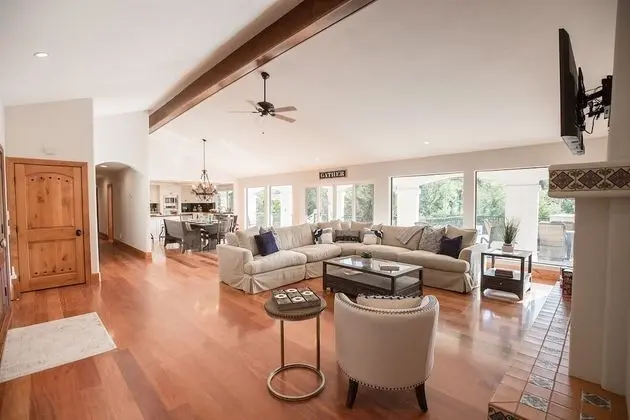 De Luz by Avantstay 5 Acre Estate w/ Lake, Pool & Hot Tub - İç Mekan