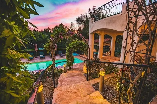 De Luz by Avantstay 5 Acre Estate w/ Lake, Pool & Hot Tub - İç Mekan