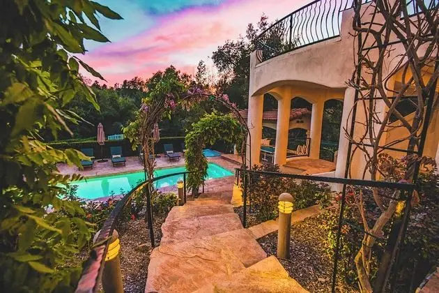 De Luz by Avantstay 5 Acre Estate w/ Lake, Pool & Hot Tub - İç Mekan