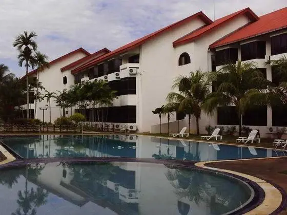 De Rhu Beach Resort Kuantan - Havuz