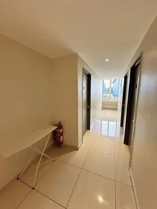 DE UPTOWN HOTEL P J 222 - Oda Düzeni