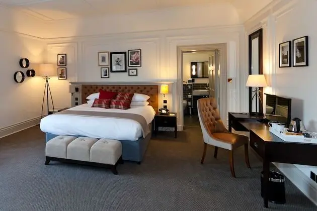 De Vere Horsley Estate - Oda
