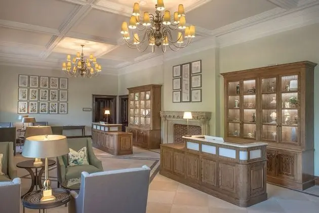 De Vere Latimer Estate - Lobi