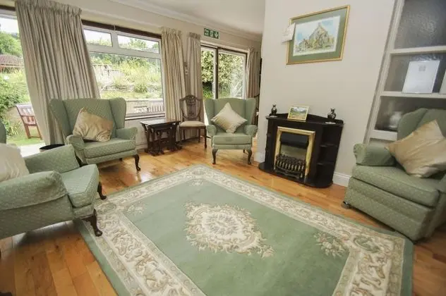 Dean Court Bungalow Parking by Brighton Holiday Lets - İç Mekan