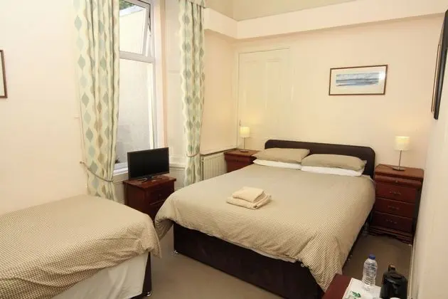 Dean Park Guest House - Genel