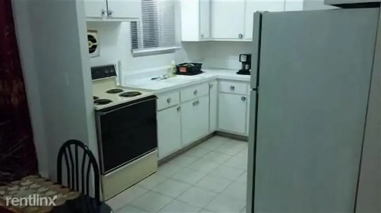The Dearborn Suites - Mutfak