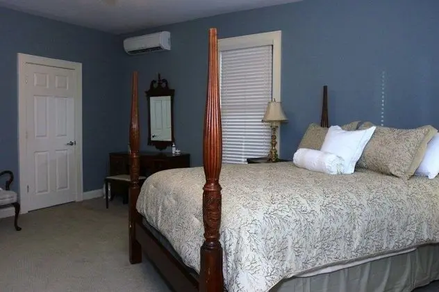 The DeBary Inn