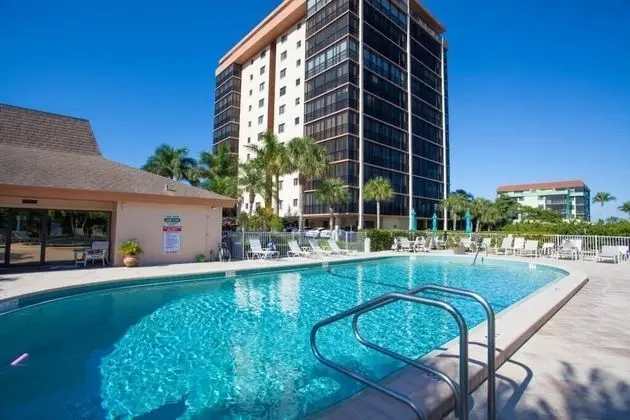 Debbie's Sea Isles Condo - Havuz
