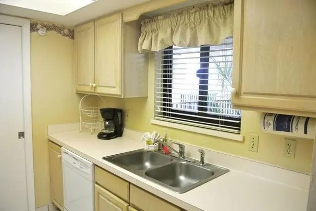 Deborah s Santa Maria Harbor Condo - Oda