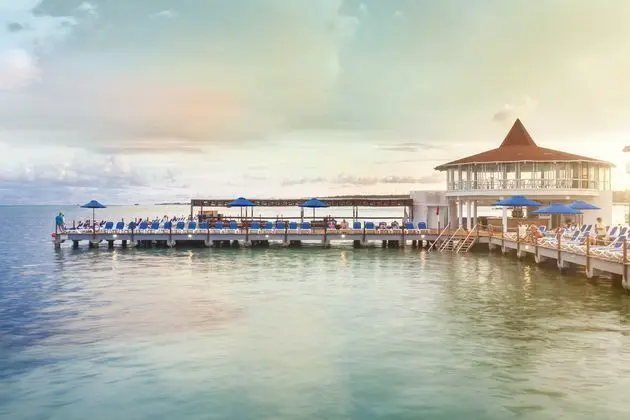 Decameron Aquarium