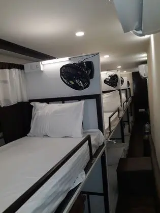 Deck 3 Airport Dormitory - Oda