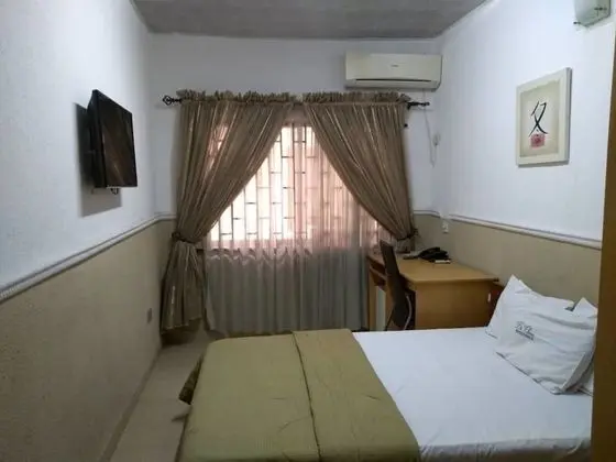 DeClove Residence