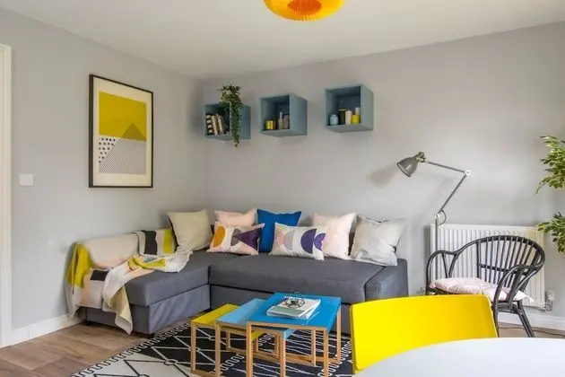 Deco Spacious Townhouse - 1
