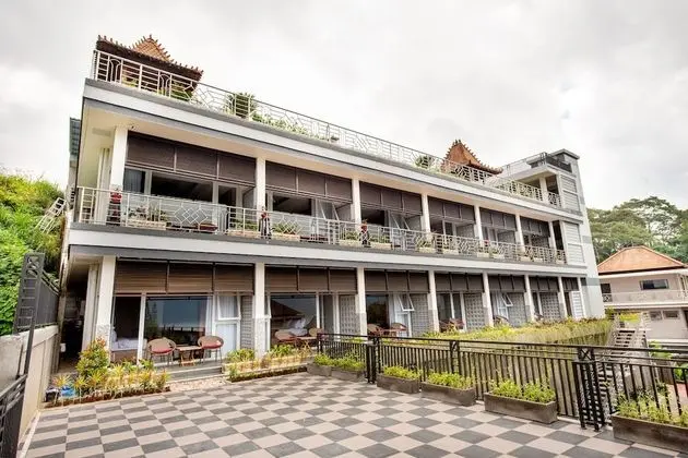 dedanau Hotel