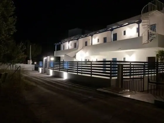 Dedes Apartments