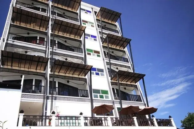 Dee Andaman Hotel Pool Bar