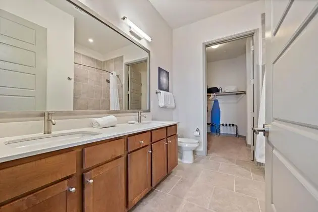 Deep Cleaned Modern 2BR Apt Downtown Location - Oda