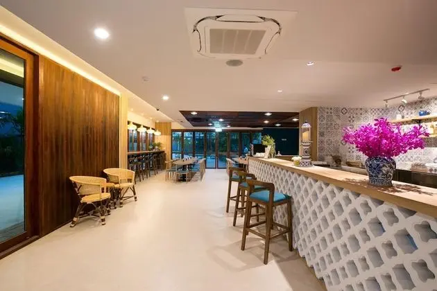 DeeProm Pattaya Hotel - Lobi