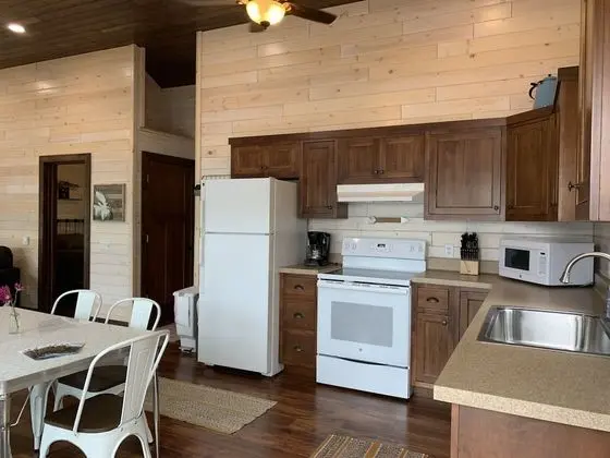 Deerwood Resort - Turtle Cove Cabin - Mutfak