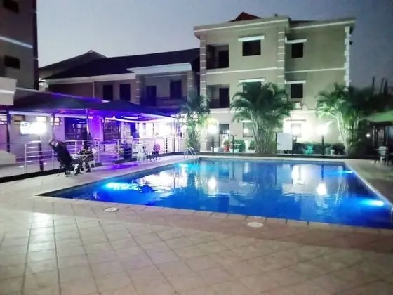 Dees Hotels Apartment & Suites - 1