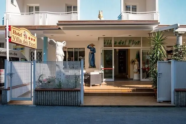 Hotel Villa dei Fiori - Dış Mekan