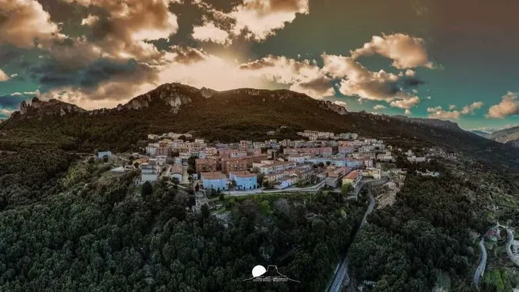 Hotel dei Tacchi - Öne Çıkan Resim