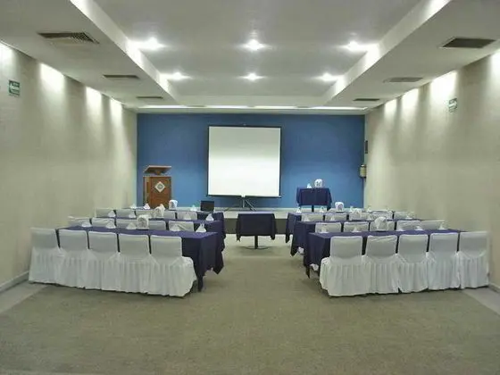 Hotel Del Prado - İş / Konferans