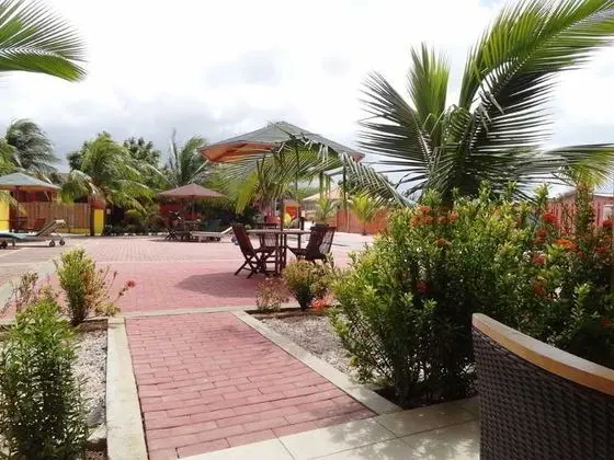 Del Rey Apartments