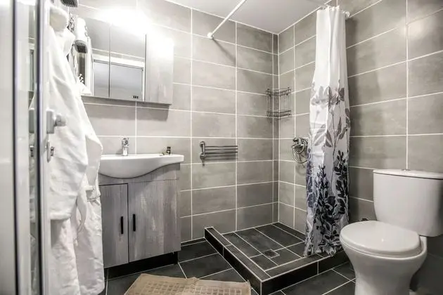 Del Sol Meteora Luxurious Family Suites1 - Banyo Tipleri