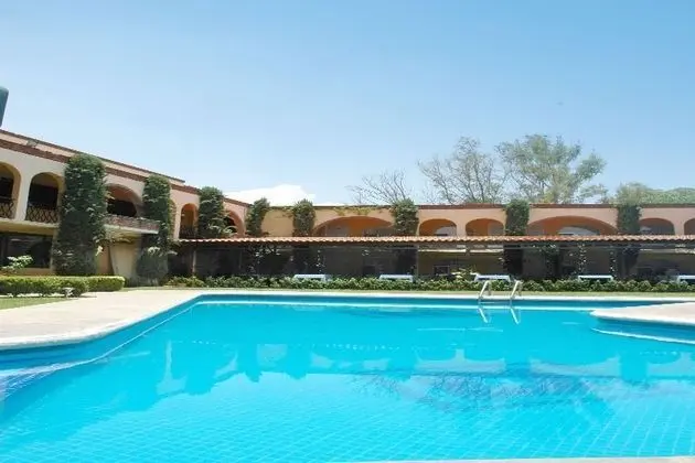 Villa del Sol and Suites