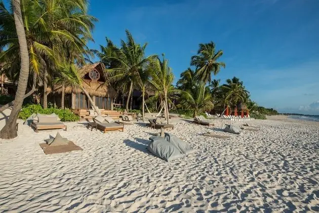 Delek Tulum located at the party zone - Plaj