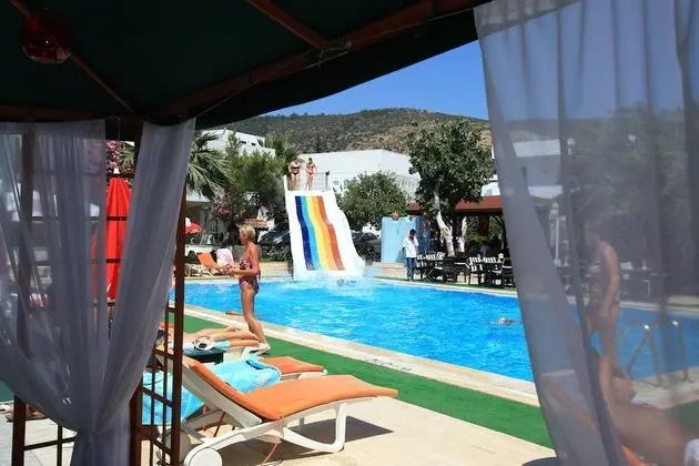 Delfi Hotel & Spa - Havuz