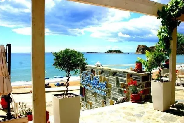 Delfini Beach Hotel - Dış Mekan