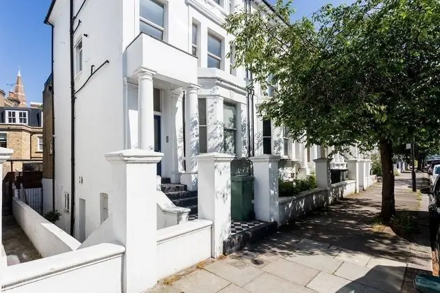 Delightful 2 bed Garden Flat in Shepherd's Bush