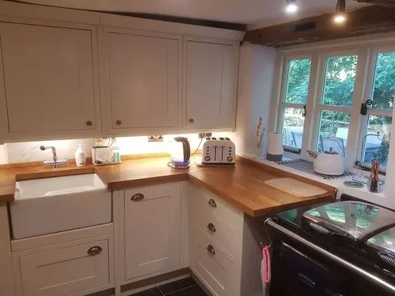 Delightful 3 bed Thatched Cottage Near Winchester - Mutfak
