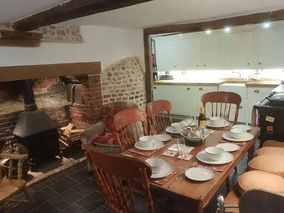 Delightful 3 bed Thatched Cottage Near Winchester - Yerinde Yemek