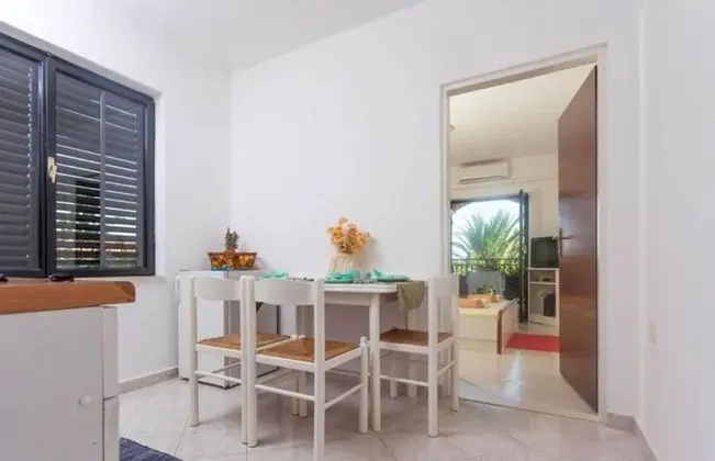 Delightful Apartment With Balcony and Sea View - Öne Çıkan Resim