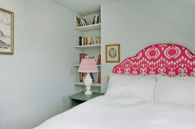 Delightful Apartment in Brackenbury Village Near Hammersmith by UnderTheDoormat