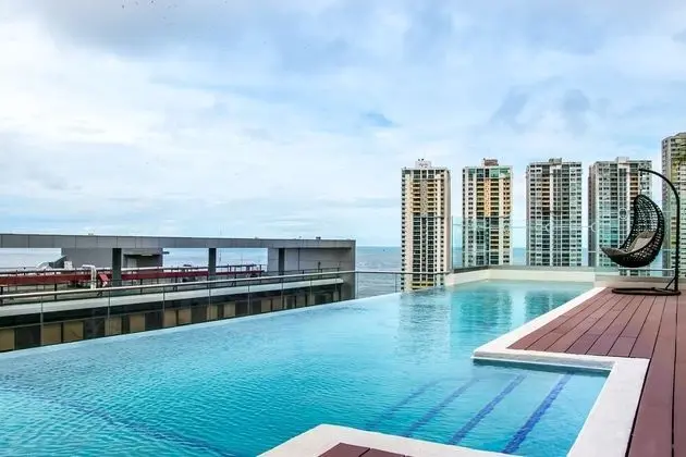 Delightful Apartment City Center - Havuz