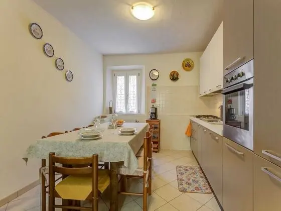Delightful Villa in Camaiore With Heating - Yerinde Yemek