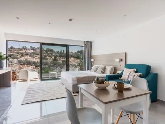 Delightful Holiday Home for Sunny Pool Days and Warm Balcony Nights All Yours