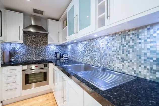 Delightful Kensington Home close to Hyde Park - Mutfak