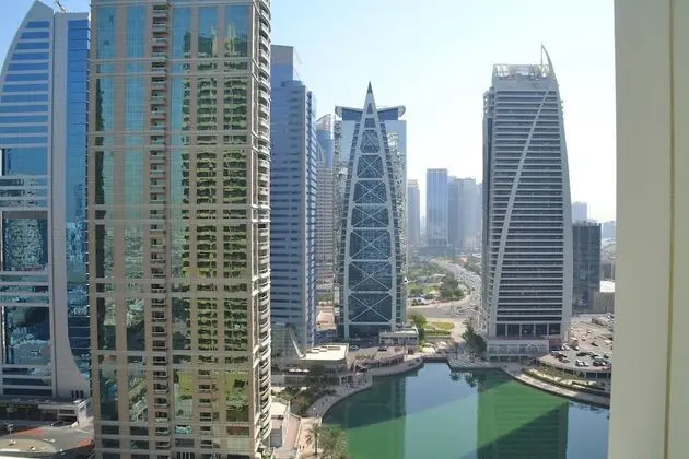 Delightful Lake View 1 Bedroom in JLT