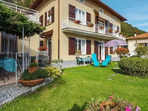 Delightful Villa in Santa Maria Rezzonico With Garden - Dış Mekan