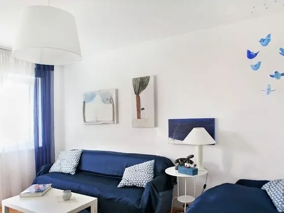 Delightfully Decorated Apartment with Sea View near Beach - Dış Mekan