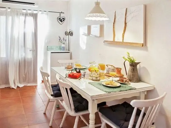Delightfully Decorated Apartment with Sea View near Beach - Yerinde Yemek
