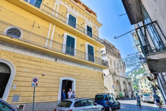 Della Monica Rooms