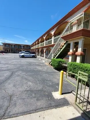 Delmonico Motel - Lobi
