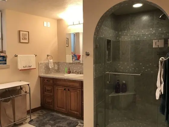 Delta Dome Home Basement Apartment - Banyo Tipleri