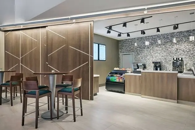 Delta Hotels by Marriott Ashland Downtown - Yerinde Yemek